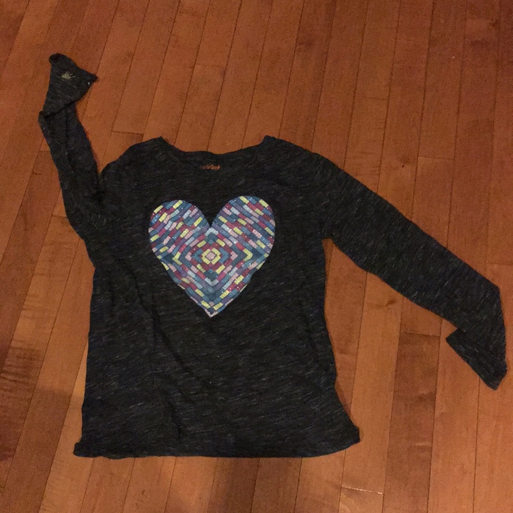 A long sleeve black shirt
